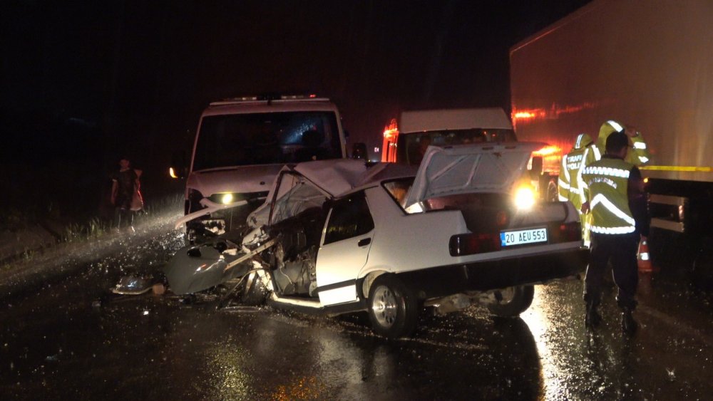 Çekiciyle kafa kafaya çarpışan otomobilde can pazarı! Kazımcan Dedeoğlu öldü, 2 yaralı