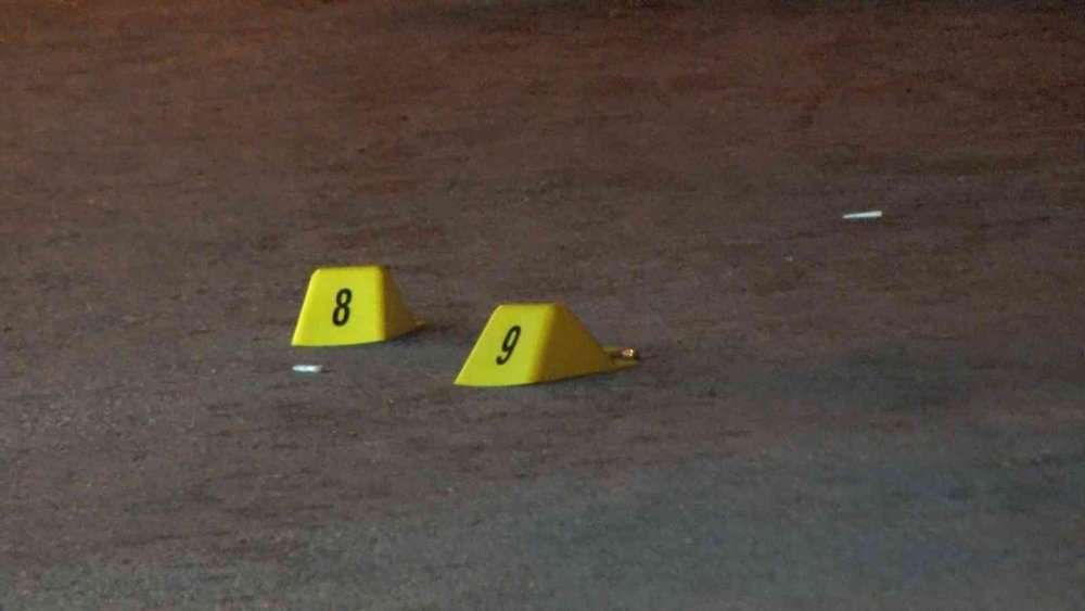 Küçükçekmece’de kanlı kavga! Kahve önünde kurşun yağdırdı: 2 yaralı