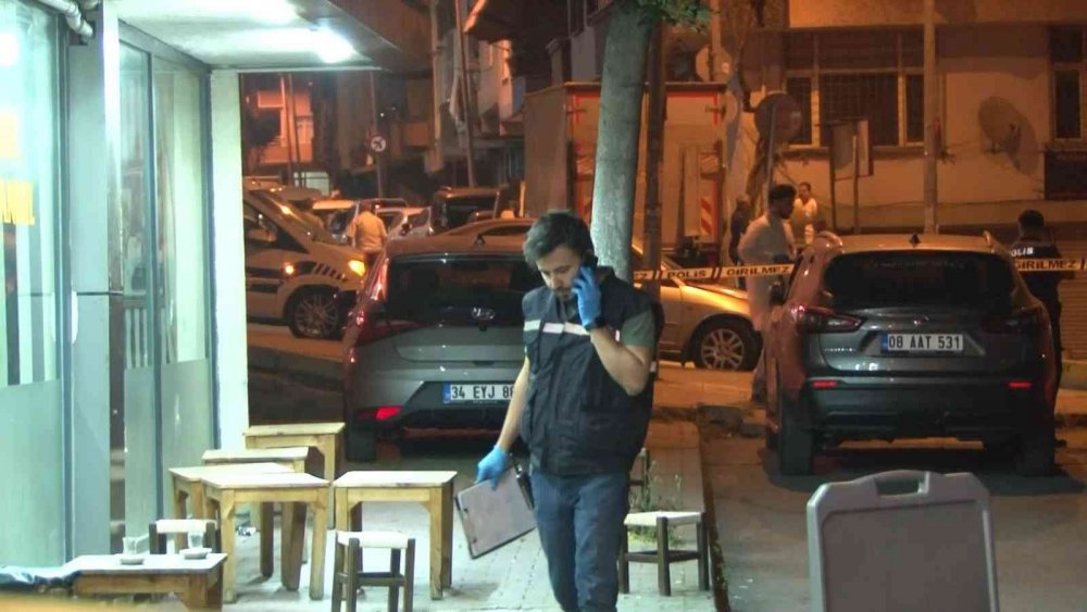 Küçükçekmece’de kanlı kavga! Kahve önünde kurşun yağdırdı: 2 yaralı