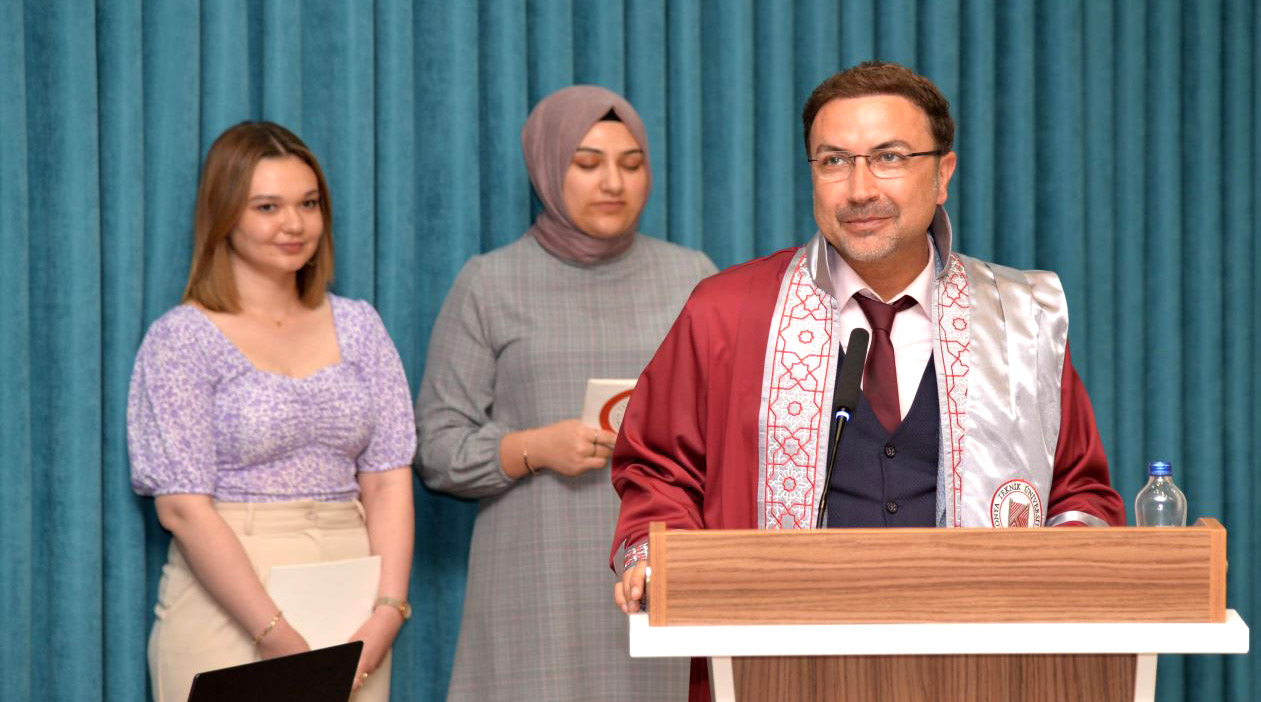 konya-teknik-universitesinde-mezuniyet-sevinci-9.jpg