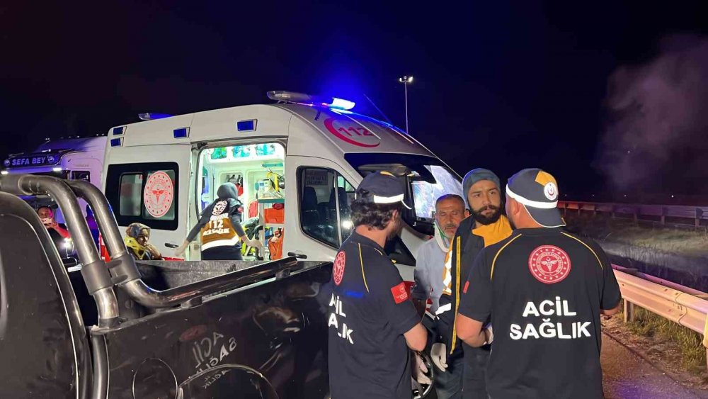 Bolu Dağı’nda 2 kamyon, tır, minibüs ve arazi aracı birbirine girdi! Çok sayıda yaralı var