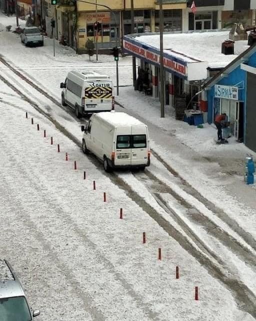 Konya'da ceviz büyüklüğünde dolu yağdı! Tarla ve meyve ağaçları zarar gördü