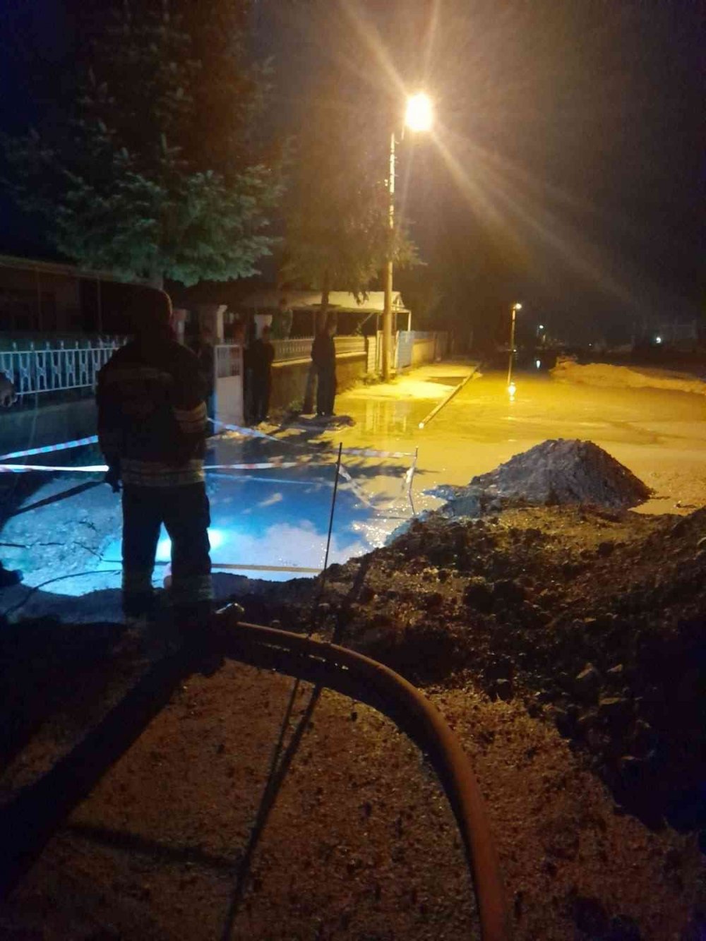 Konya’da zor gece! Afet ve Acil Durum Yönetimi Merkezi'ne çok sayıda ihbar var! AFAD, Jandarma ve İtfaiye ekipleri görevde