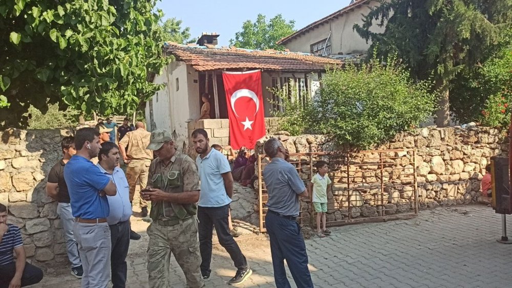 Pençe-Kilit bölgesinden acı haber! Komando Sözleşmeli Er Fuat Özer şehit oldu
