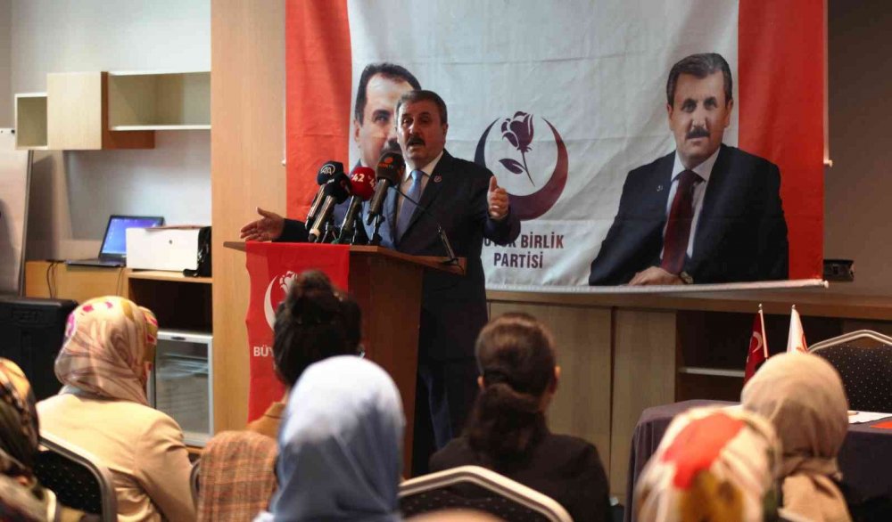 Destici'den Konya'da 6'lı masa yorumu! 6 genel başkanının kafasında 6 farklı aday var