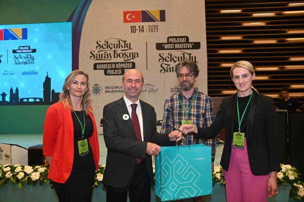 Konya'da Türk-Bosna kardeşliği coşkusu! 'Saraybosna Kardeşlik Köprüsü' ile 237 öğrenci kültür elçisi oldu