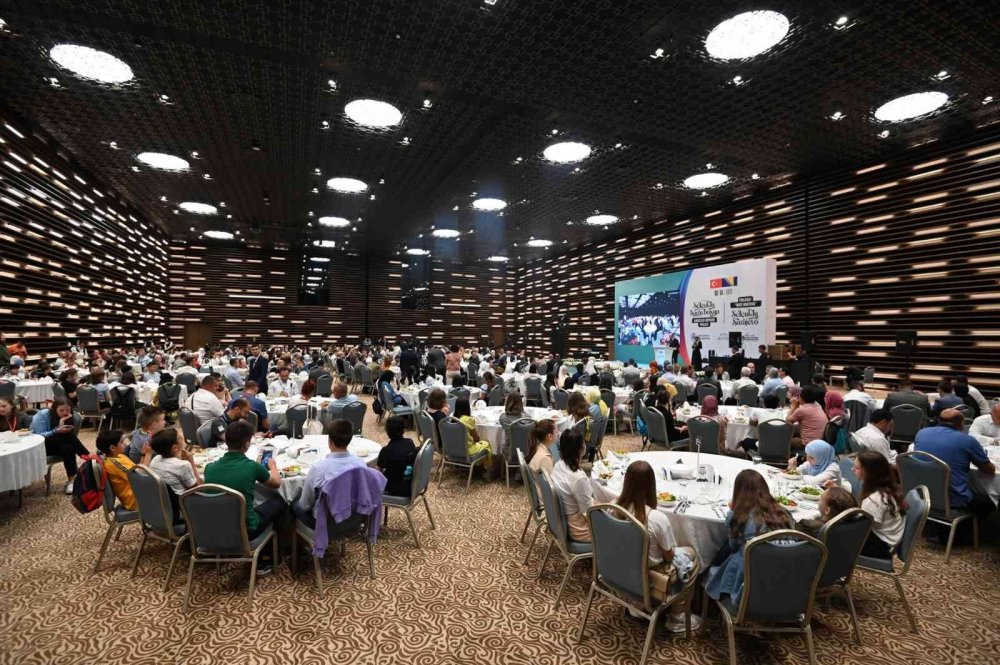 Konya'da Türk-Bosna kardeşliği coşkusu! 'Saraybosna Kardeşlik Köprüsü' ile 237 öğrenci kültür elçisi oldu