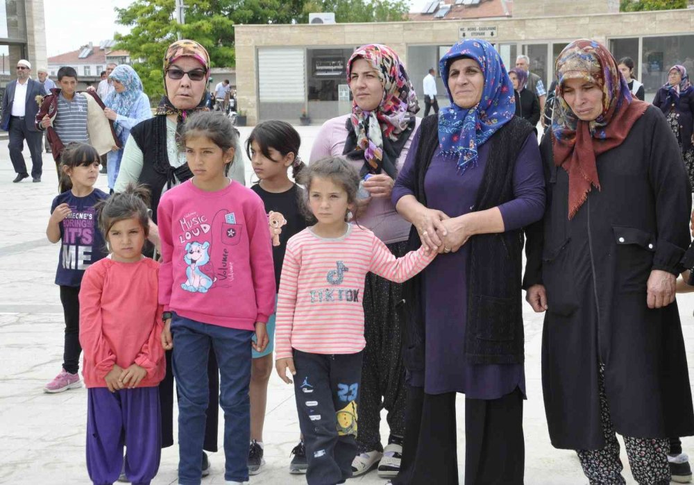 Karaman'da sele kapılarak can veren Şehrivani Canıvar toprağa verildi! Eşi ve 5 çocuğu gözyaşı döktü
