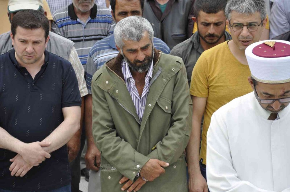 Karaman'da sele kapılarak can veren Şehrivani Canıvar toprağa verildi! Eşi ve 5 çocuğu gözyaşı döktü