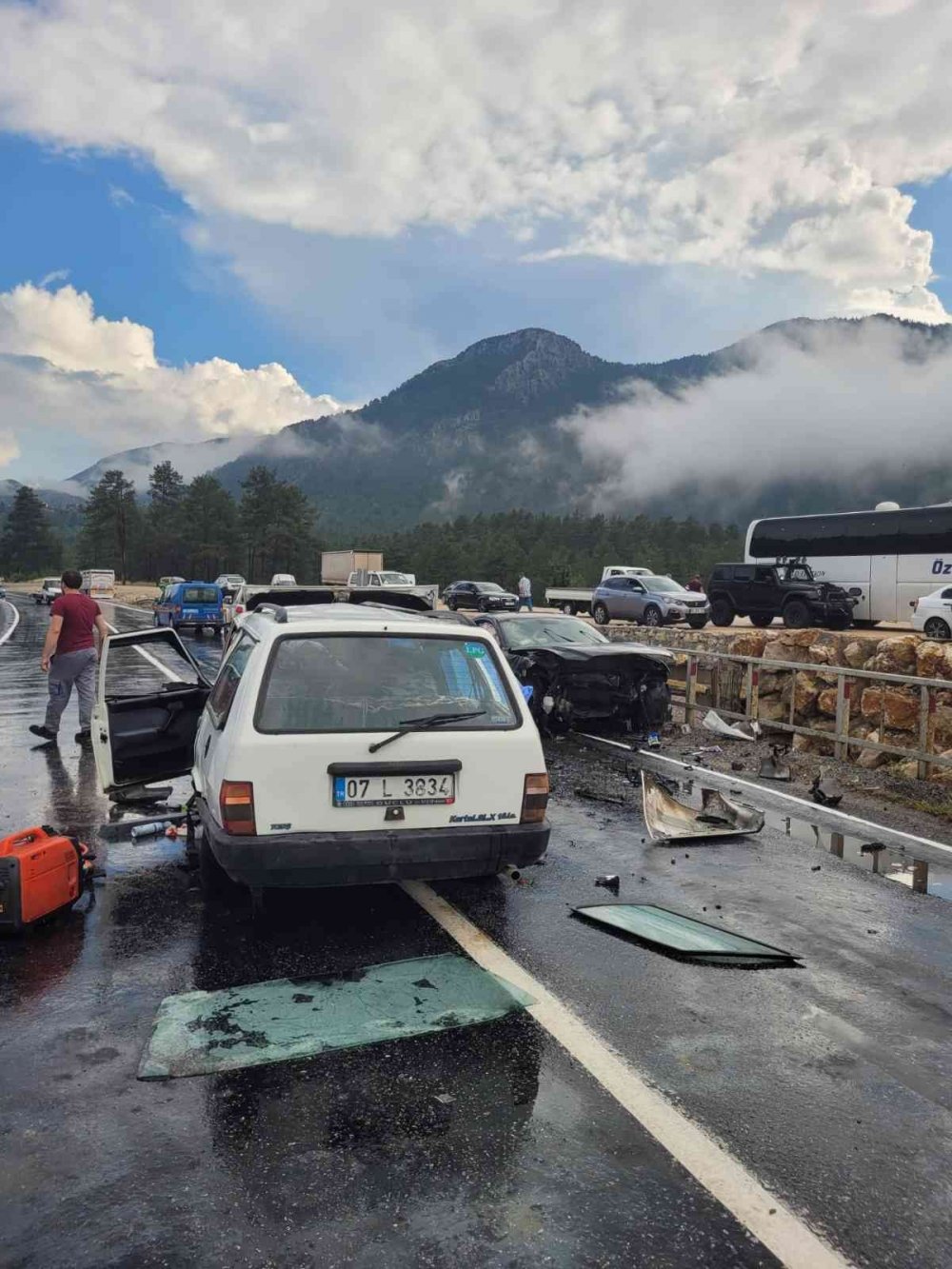 Manavgat-Akseki yolunda feci kaza! Orman işçisi Akif Aksel öldü, 3 yaralı