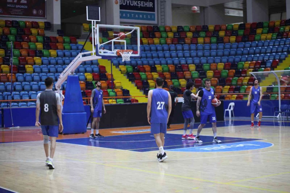 Başkan Özgökçen Konyalıları Konyaspor Basketbol maçında salonu doldurmaya davet etti