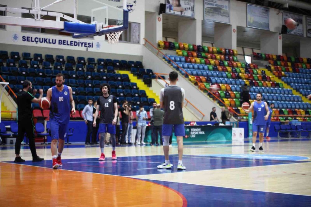 Başkan Özgökçen Konyalıları Konyaspor Basketbol maçında salonu doldurmaya davet etti