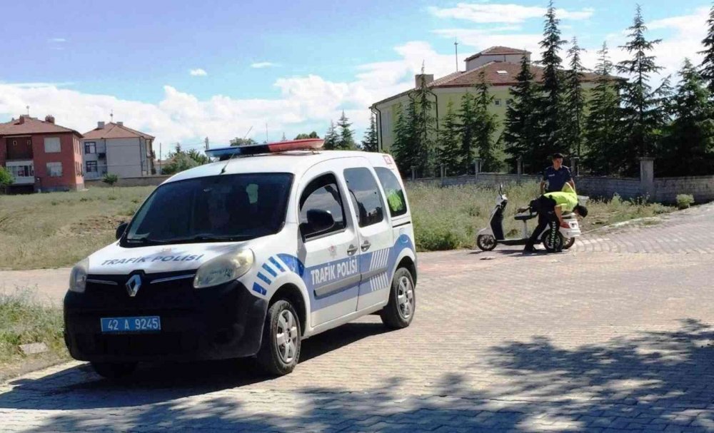Konya’da elektrikli bisiklet otomobille çarpıştı! Sürücü ve eşi yaralandı