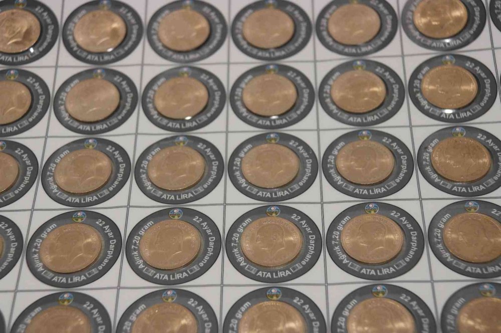 Türkiye’de çözüm bulunamayan soruna makasla dikkat çekti! Kuyumcular Odası Başkanı düşük ayarlı altınları doğradı