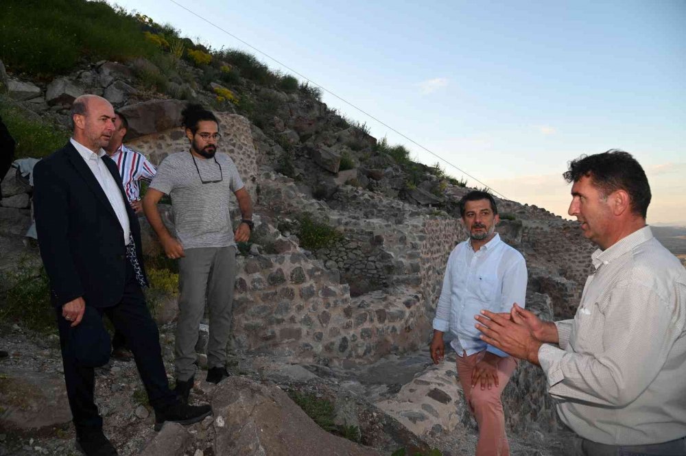 Konya'nın 360 derece izlenebildiği antik dönemden kalma Gevale Kalesi'nde bir etap daha tamam!