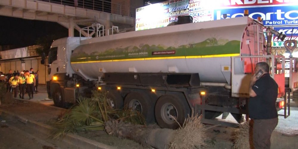 Antalya’da korkunç kaza! Motosiklet ve kamyona çarpan otomobil takla attı! Emrah Balcı öldü, 2 yaralı