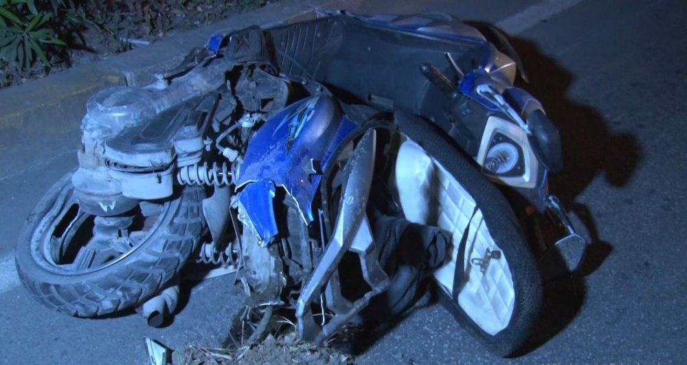 Antalya’da korkunç kaza! Motosiklet ve kamyona çarpan otomobil takla attı! Emrah Balcı öldü, 2 yaralı