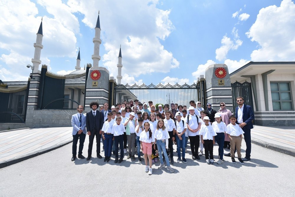 Konya Karatay'ın minik temsilcilerinden Ankara çıkartması!