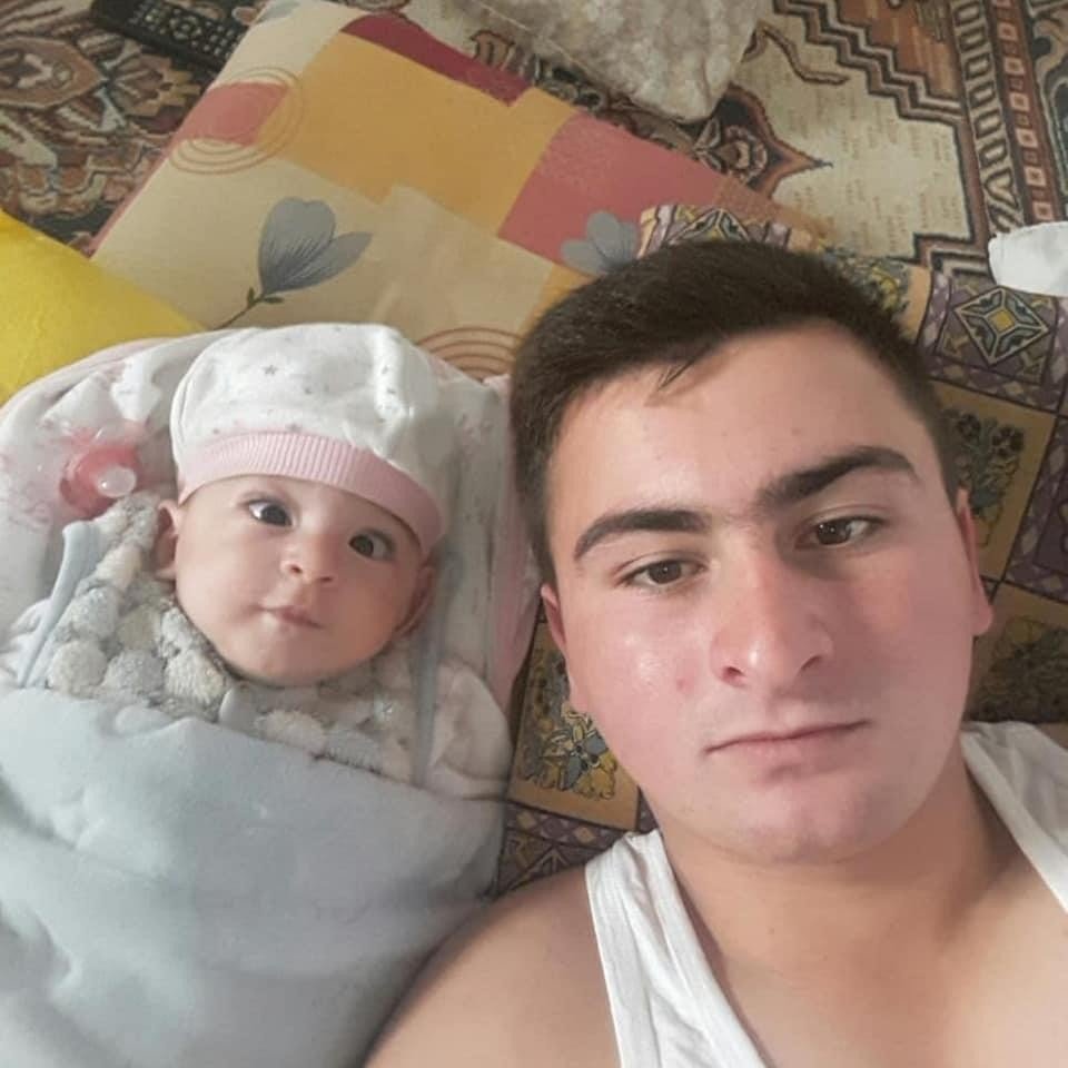 Cinnet geçiren baba ölüm saçtı! Anne Selda Muti yolda öldü, 3 yaşındaki Su ile 7 aylık Ata'nın cenazeleri evdenalındı