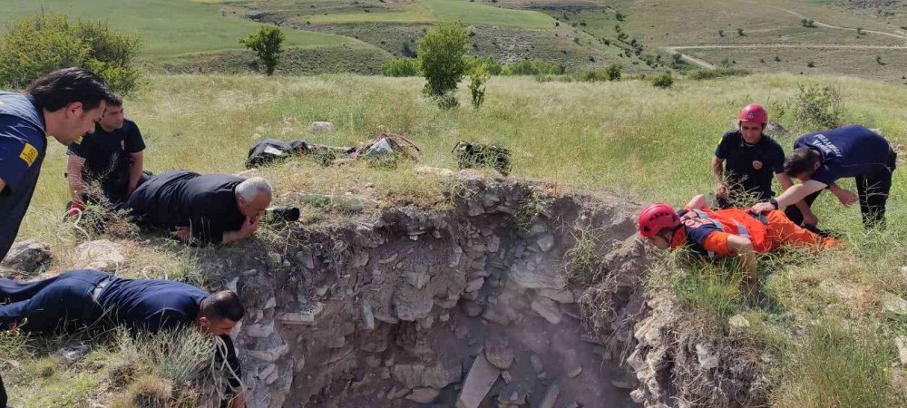 Konya Selçuklu'da defineciler 21 metrelik kuyu kazdı! Öksüz yavru 2 günde çıkarıldı