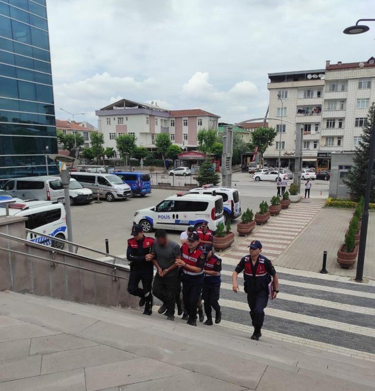 Bitmediler! Sahte polisler vatandaşı 'adınıza kredi çekildi' yalanıyla dolandırdı!