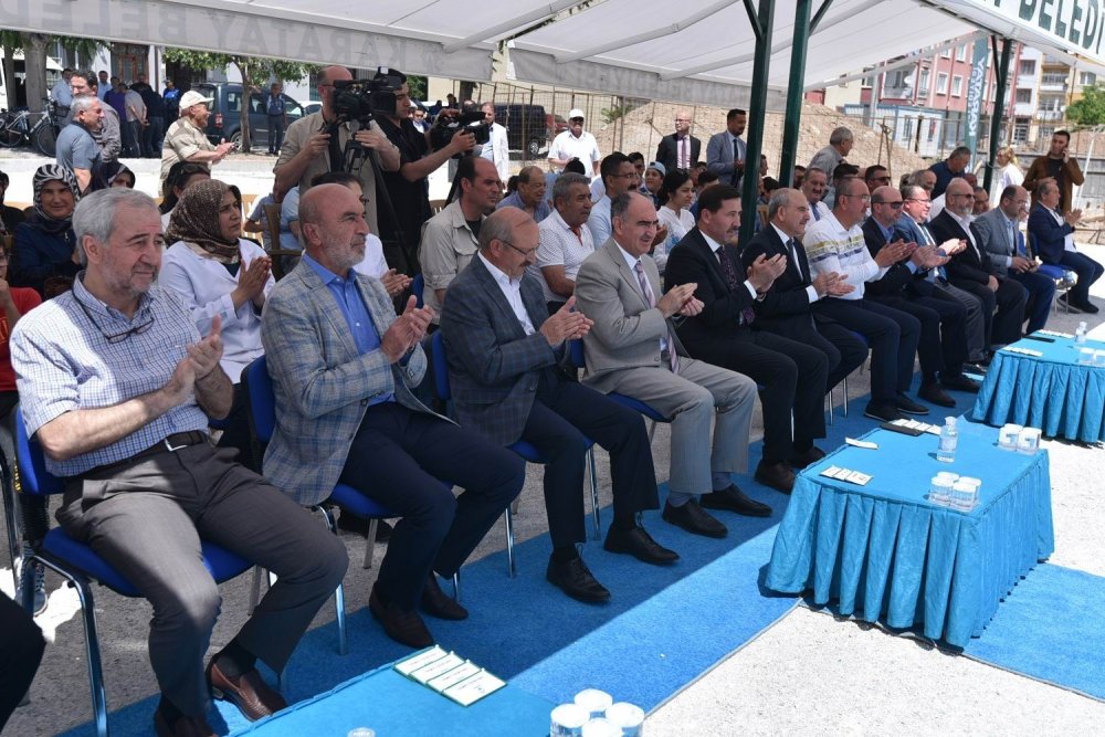 Konya'ya yeni sağlık kompleksi! Karatay Nakipoğlu Sağlık Merkezi’nin temeli atıldı