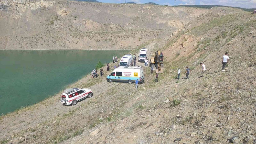 Konya'da acı olay! Su birikintisinde boğulan Talha ve Ferhat gözyaşlarıyla toprağa verildi