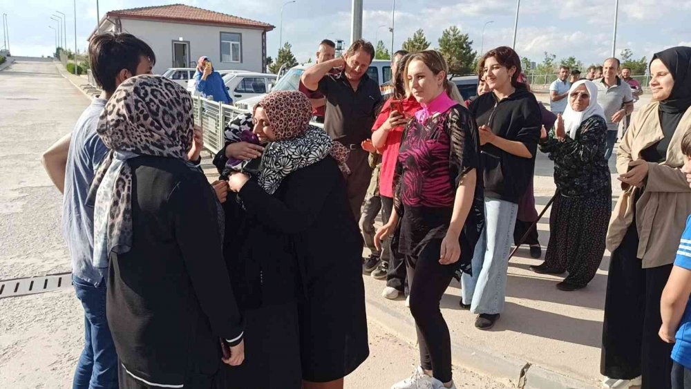 Konya'da Fatma Koç’un tahliye mutluluğu! İlk evlatlarına sarıldı