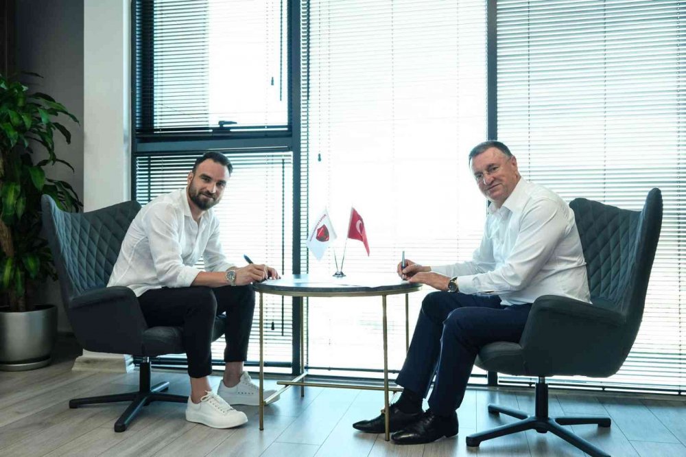 Konyaspor'a veda eden Musa Çağıran Hatayspor’da sevinçle karşılandı