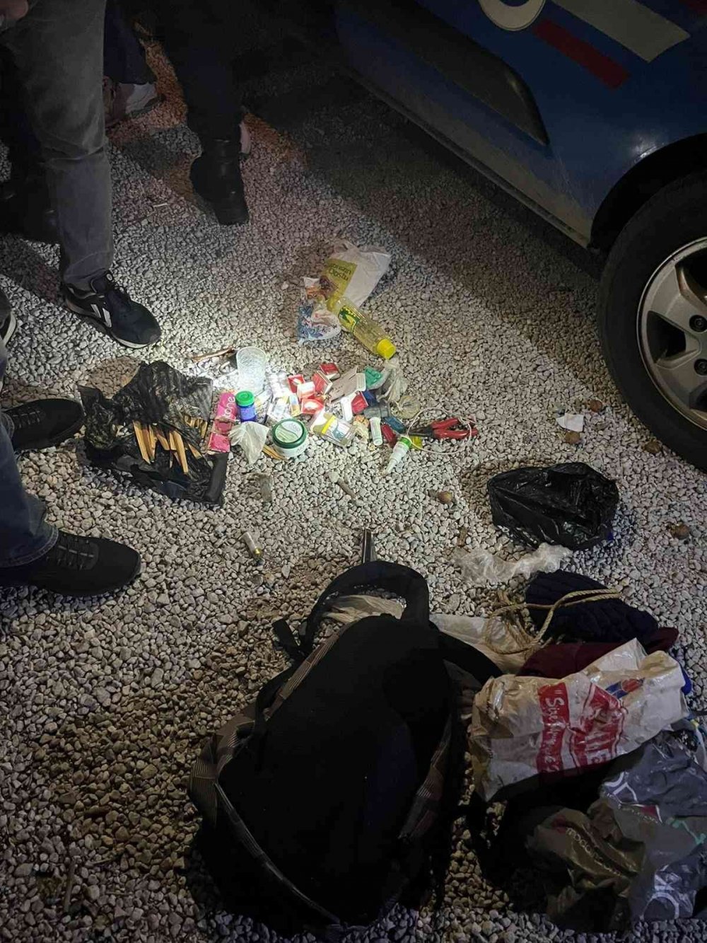 Alanya’da ormanı 3 yerden ateşe veren alçak 4. noktada suçüstü yakalandı! Çantasından çok sayıda yanıcı malzeme çıktı