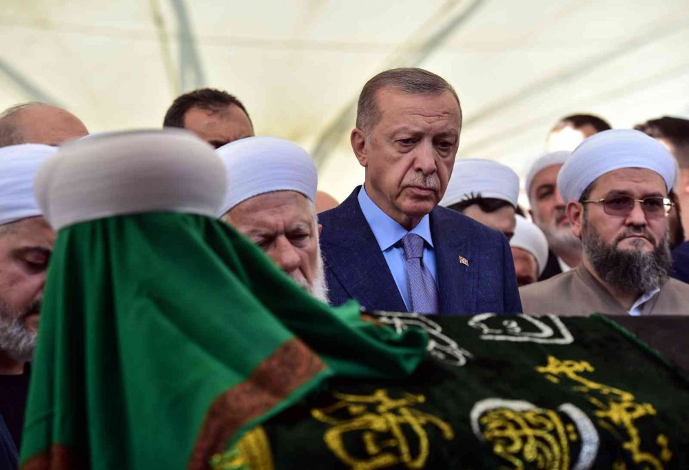 Mahmut Ustaosmanoğlu'nu binlerce kişi uğurladı! Erdoğan: Kendisini imanıyla tanıdık, bildik!