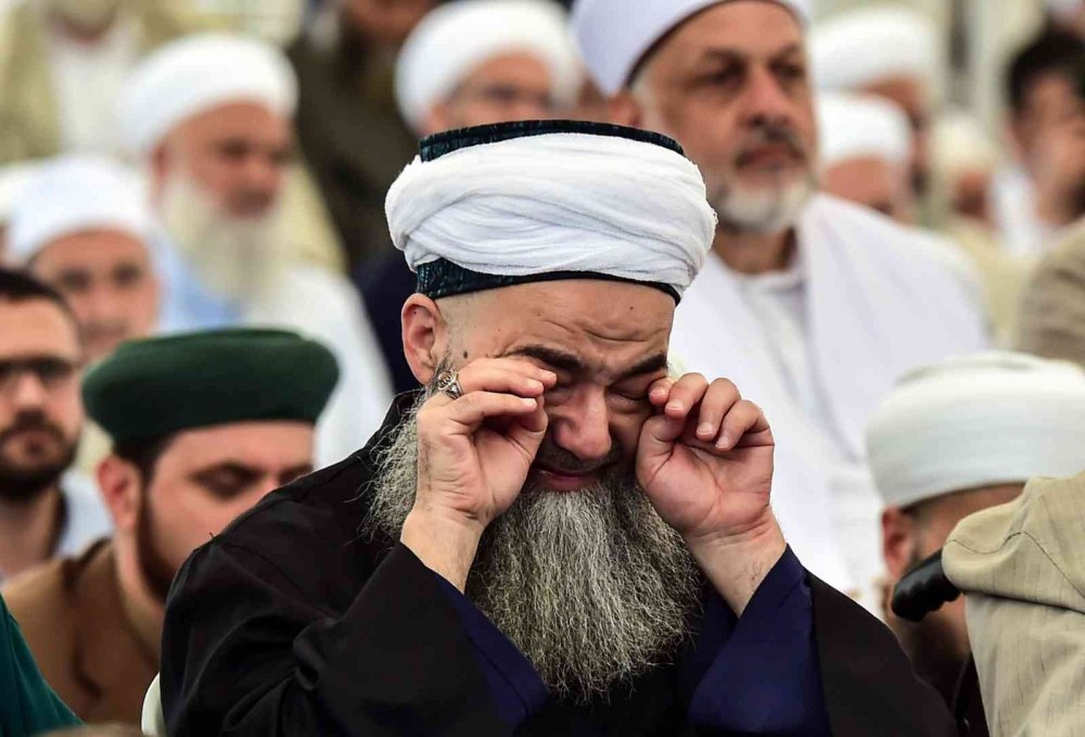 Mahmut Ustaosmanoğlu'nu binlerce kişi uğurladı! Erdoğan: Kendisini imanıyla tanıdık, bildik!