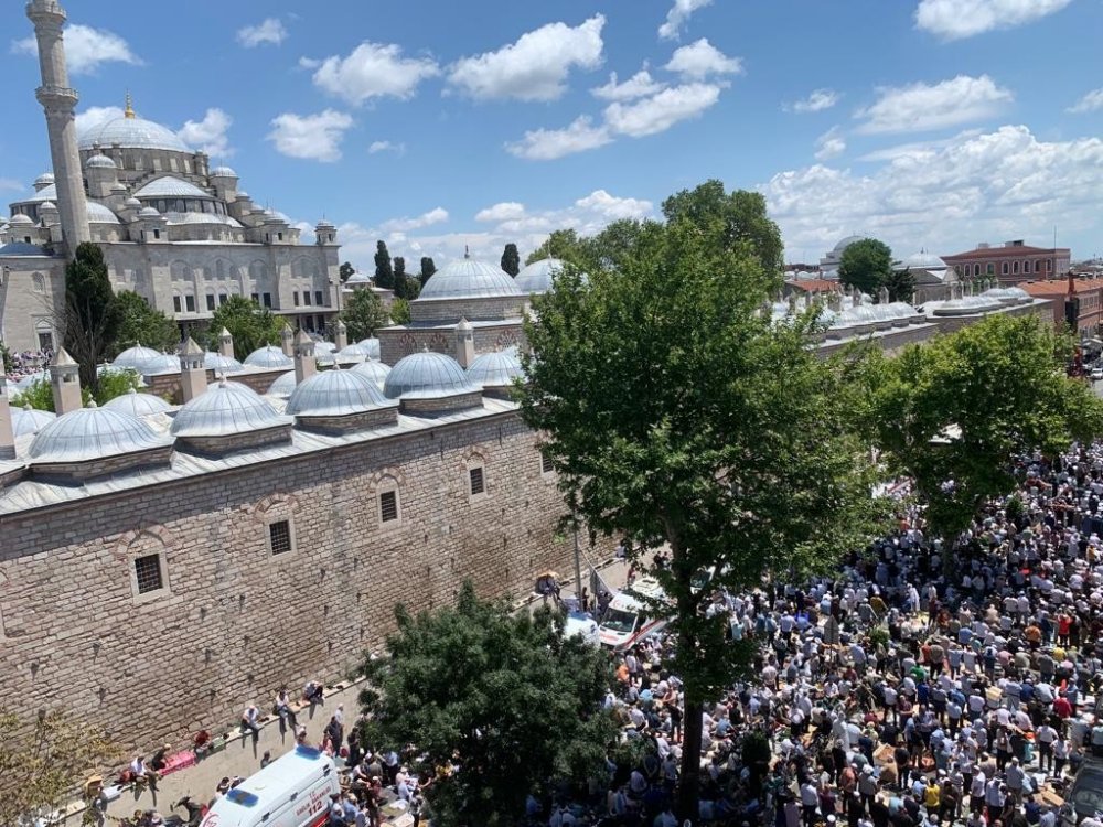 Mahmut Ustaosmanoğlu'nu binlerce kişi uğurladı! Erdoğan: Kendisini imanıyla tanıdık, bildik!