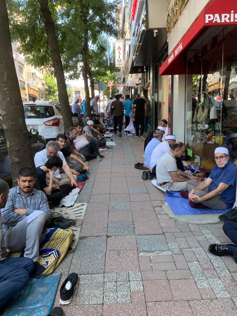 Mahmut Ustaosmanoğlu'nu binlerce kişi uğurladı! Erdoğan: Kendisini imanıyla tanıdık, bildik!