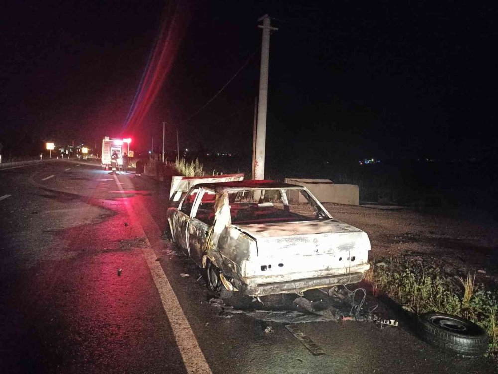 Seyir halinde alev alan araçtan zor kurtuldu