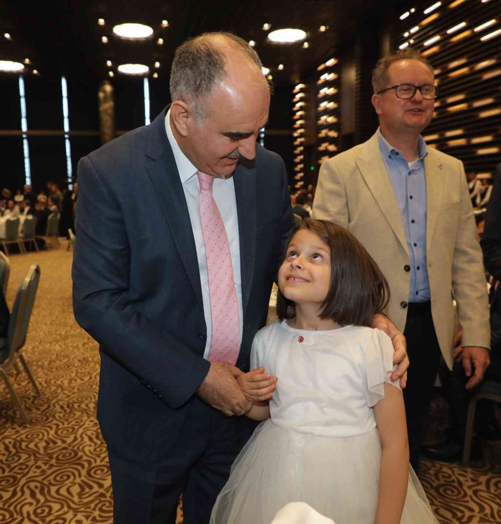 Bakan Soylu Konya’da buluşan Türk İslam dünyası Şehit ve gazi ailelerine seslendi: Emrinizdeyiz