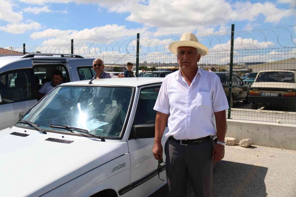 Bayram yaklaştı, ikinci el oto pazarları hareketlendi! Konya'dan araç satmaya gidiyorlar