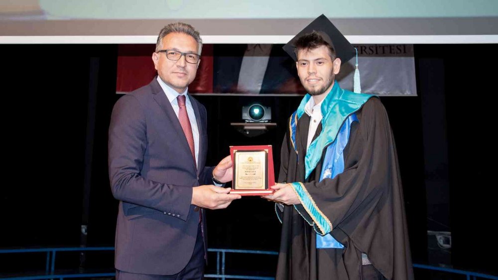 SÜ Rektörü Prof. Aksoy: Türk kimliğinin daha iyi yerlere gelmesi için gayret ediyoruz