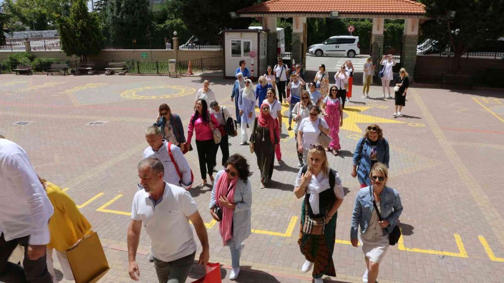 Boşnak ekip Konya'ya hayran kaldı! Kardeş şehir Hadzici'de yeni parka 'Meram' adı verildi