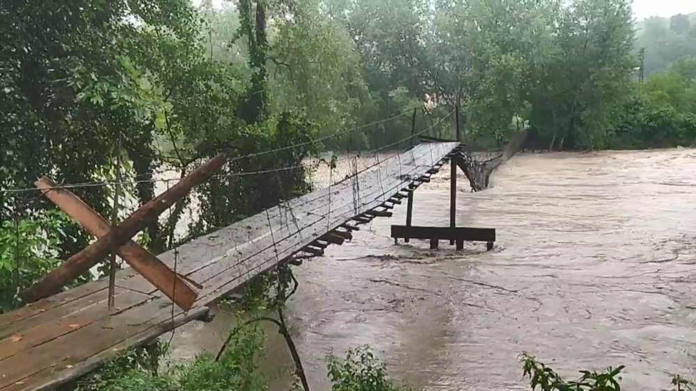 Karabük Yenice’de büyük yıkım! Bakan Yanık sel afet bölgesinde