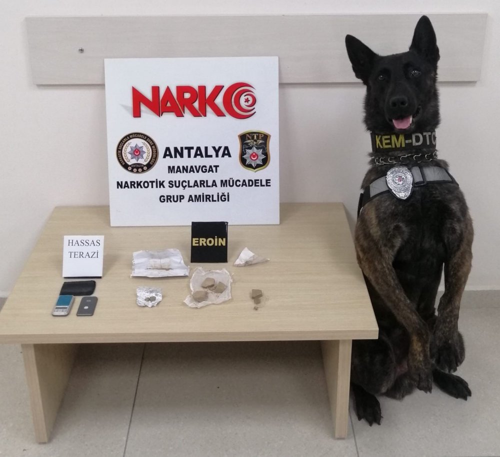 Konya’dan giden tırda uyuşturucu operasyonu! Narkotik köpeği tüm zulayı buldu!