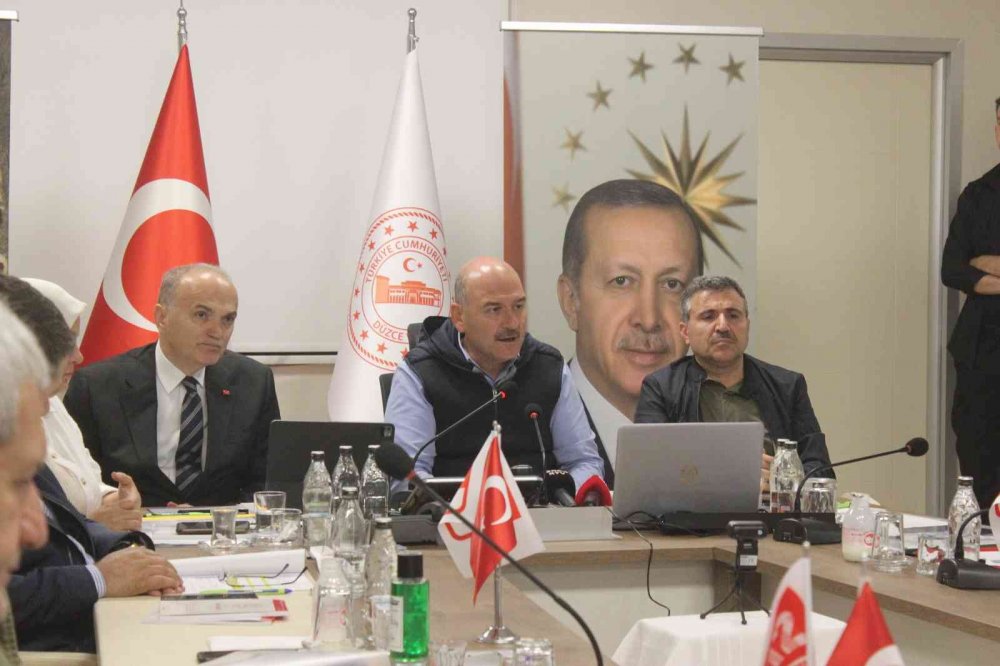 Bakan Soylu: Heyelandan sele, depremden çığa, Türkiye'nin her yeri afet bölgesi