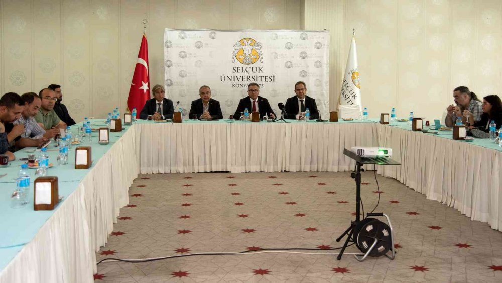 Konya Selçuk Üniversitesi'nin eğitim kalitesi YÖKAK tarafından akredite edilerek belgelendi