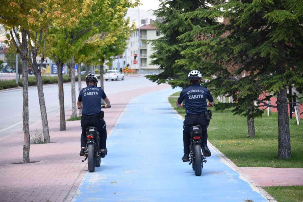 Konya’da çevreci bir uygulama daha! Bisikletli zabıtalar görev başında
