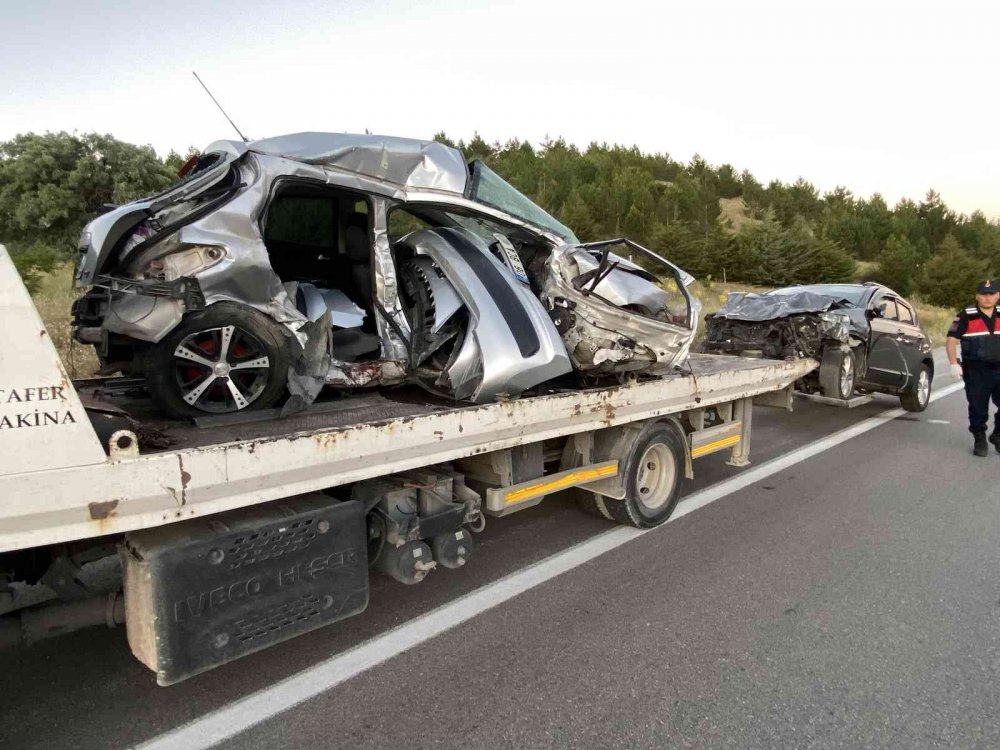 Konya’da korkunç kaza! Otomobiller hurdaya döndü 5 ölü, 4 yaralı