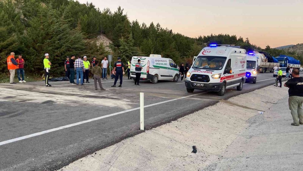 Konya’da korkunç kaza! Otomobiller hurdaya döndü 5 ölü, 4 yaralı