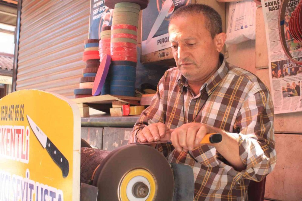 Konya'nın 60 yıllık bıçak ustasından kurban öncesi ‘işi bilene gidin” uyarısı
