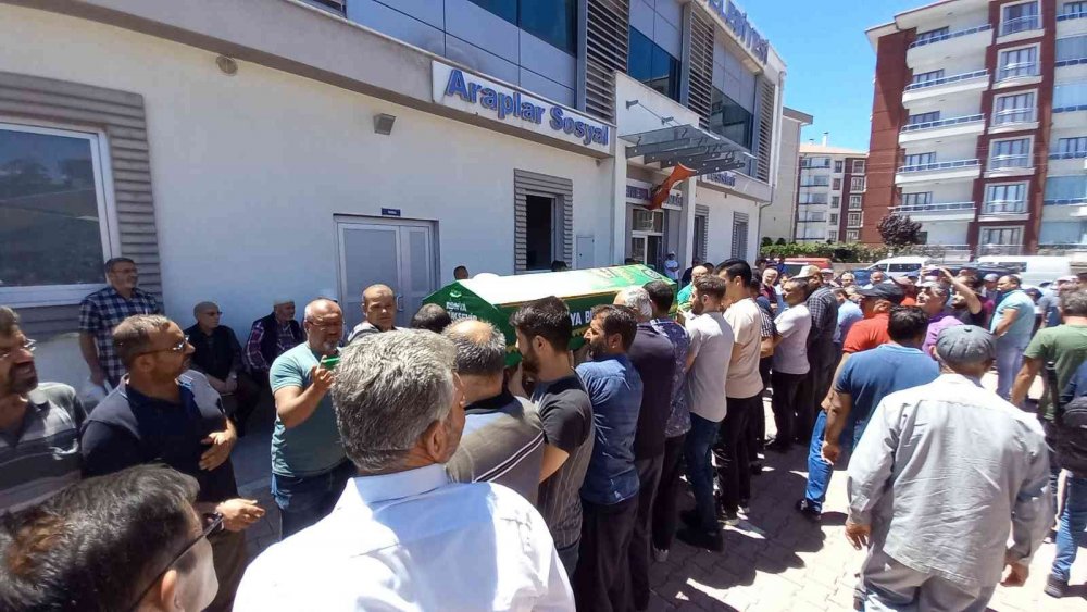 Konya'daki korkunç kazada can veren 5 gence acı veda