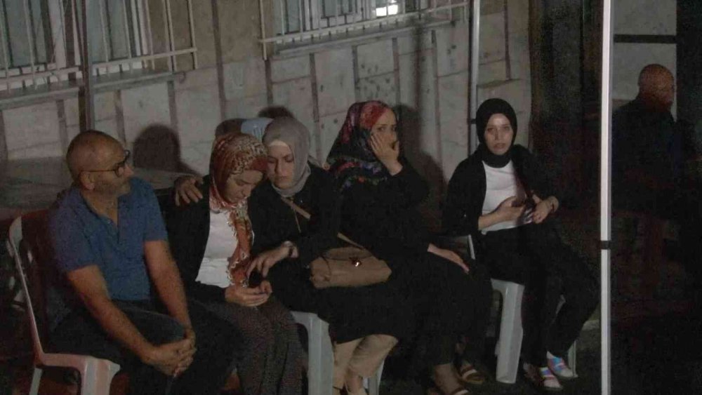 Pençe-Kilit Harekatı şehidi Enes Özgül'ün baba ocağına ateş düştü