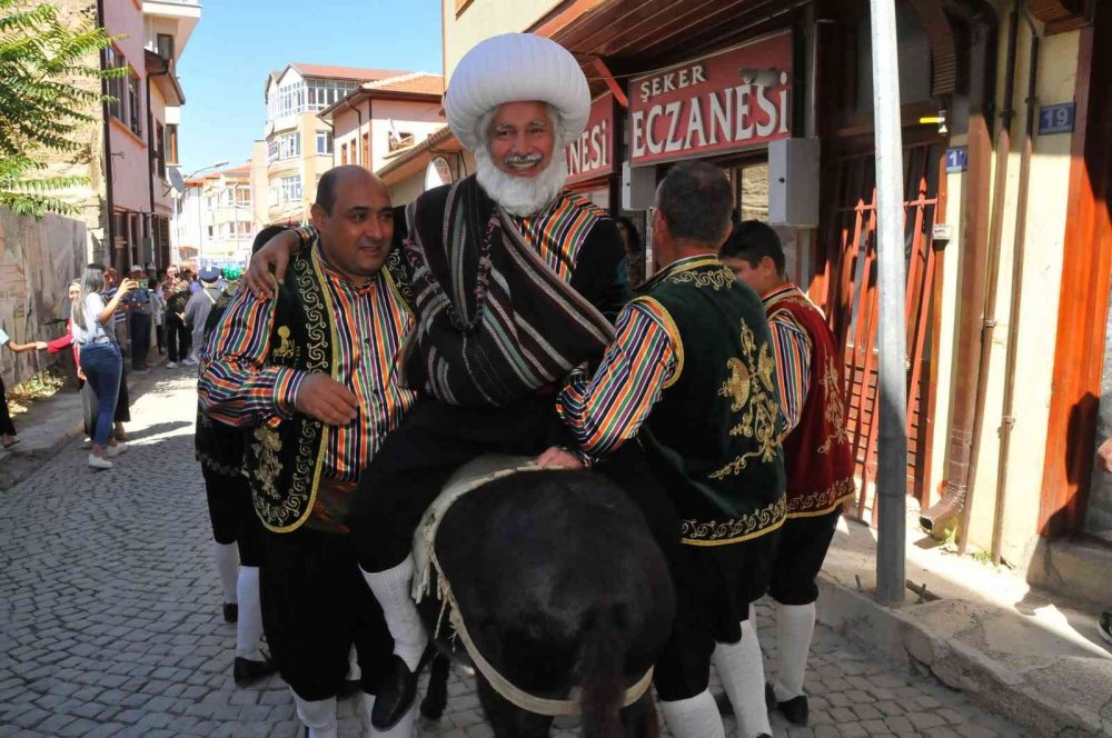 Konya Akşehir'de şenlik var! Nasreddin Hoca 63. kez göle maya çaldı